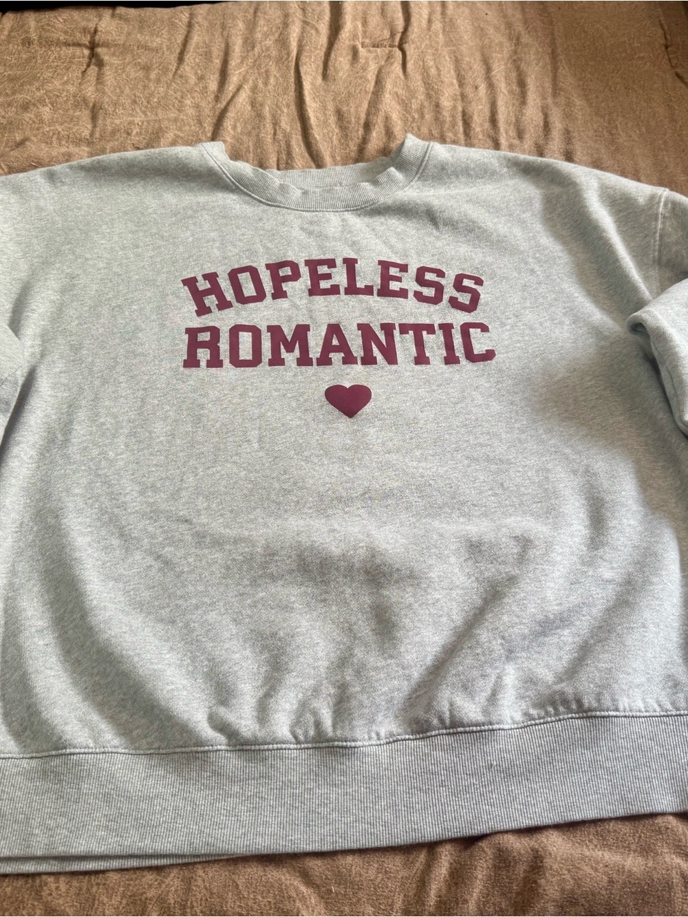 Old Navy Light Gray Sweatshirt with Maroon 'Hopeless Romantic' Print